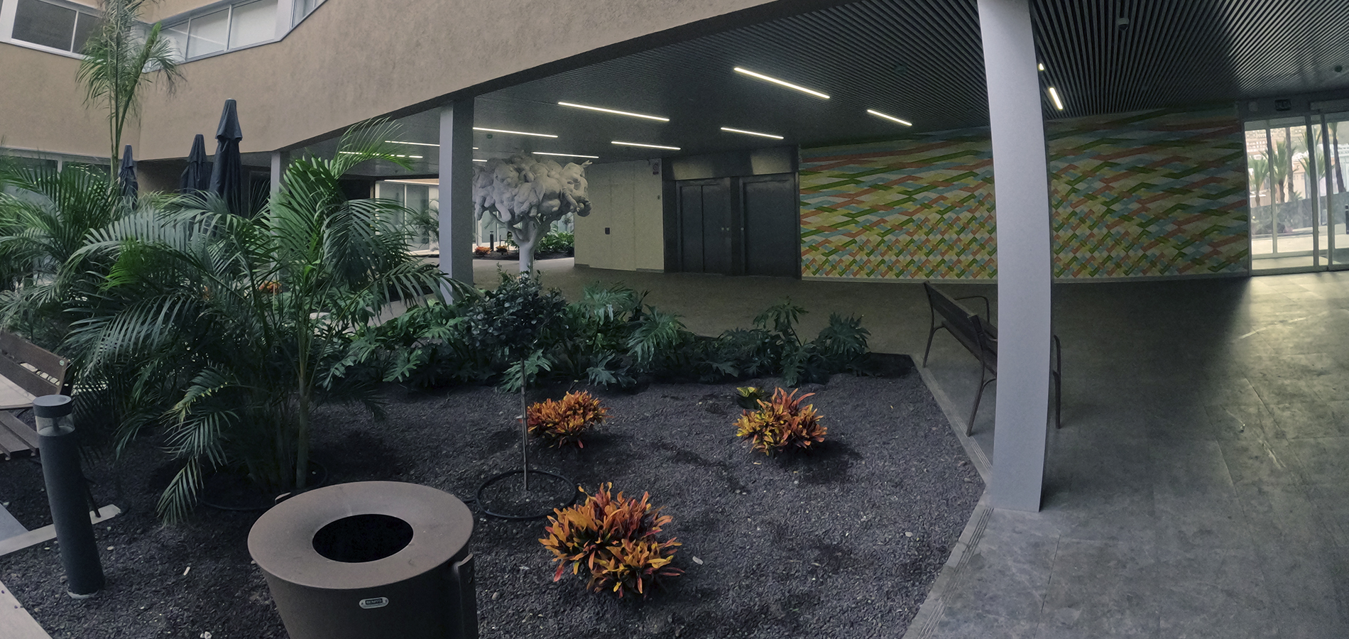 Sando ejecuta el Centro Sociosanitario de La Gomera, un complejo compuesto por un centro para personas mayores y un centro de día.