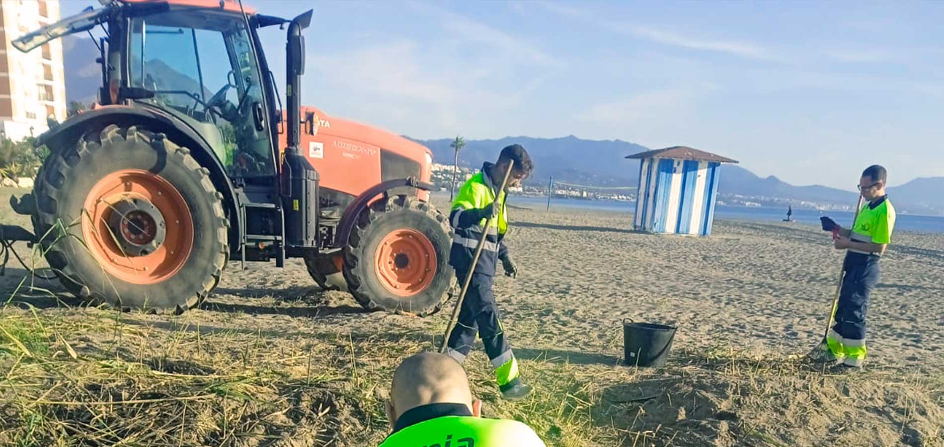 Limpieza de playas de Manilva