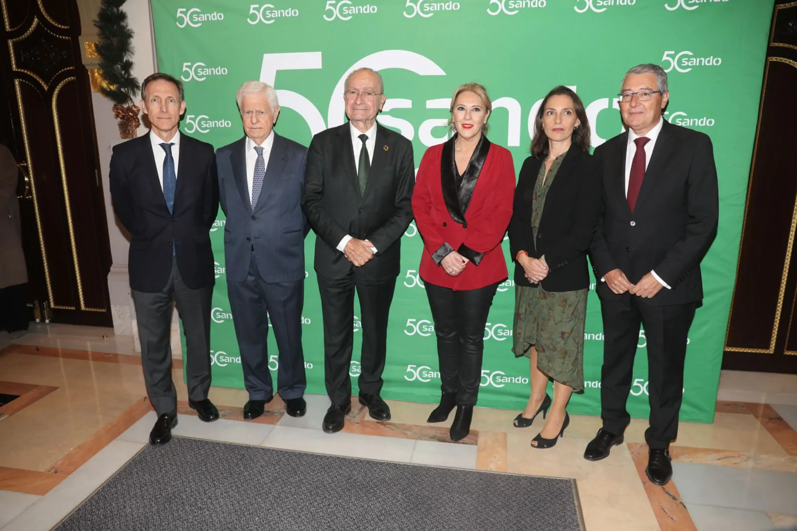 El presidente ejecutivo de Sando, Luis Sánchez Manzano, ha presentado en el Teatro Echegaray de Málaga el libro Sando, 50 años construyendo futuro. Un proyecto editorial editado con motivo del 50 Aniversario de la creación de la empresa. El acto ha contado con concierto benéfico a cargo de la Wind Symphony Orchestra de El CAMM, organizado por Fundación Sando y el Ayuntamiento de Málaga.