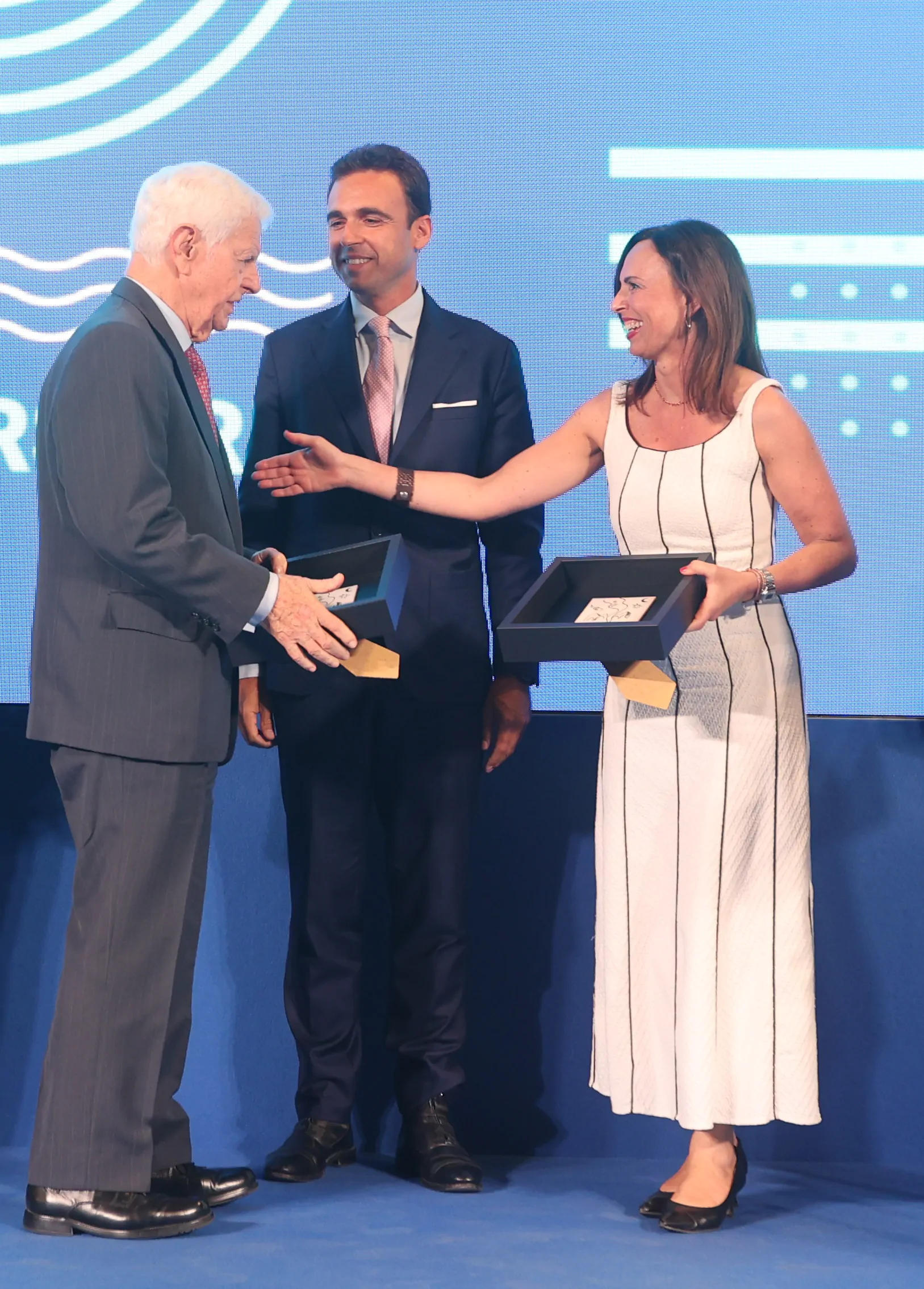 Esta última semana, nuestro presidente de honor, José Luis Sánchez Domínguez, ha sido reconocido por la Asociación Provincial de Constructores y Promotores de Málaga (ACP Málaga) con motivo de su 50 aniversario. Un homenaje que pone en valor su papel como fundador de la entidad y su contribución al desarrollo del sector en la provincia.