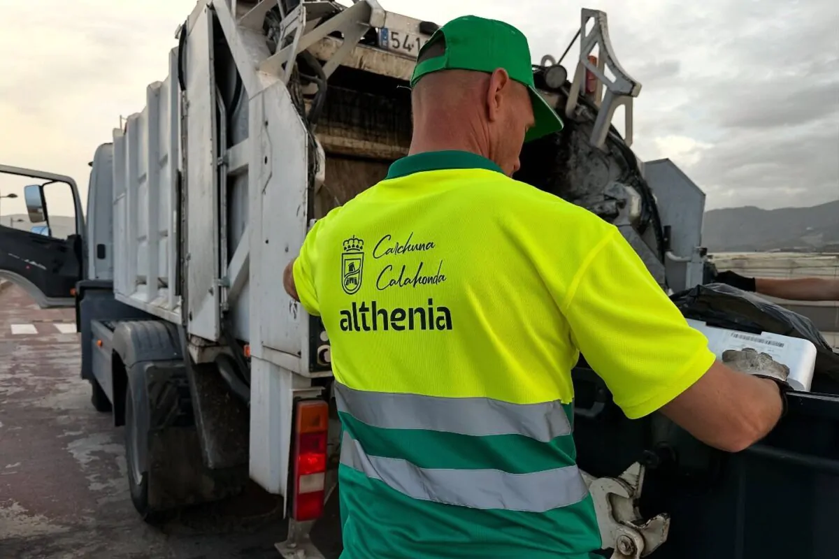 Este verano Althenia Sando ha prestado por primera vez el servicio de recogida de residuos, limpieza viaria y de playas en la Costa de Granada, concretamente en la Entidad Local Autónoma de Carchuna-Calahonda.