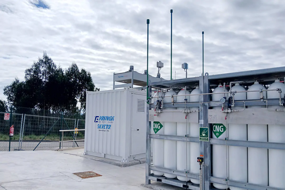 Conacon Sando, adjudicataria del proceso público de contratación, ha concluido la ejecución de la estación de carga de gas natural vehicular para el Consorcio para la Gestión de los Residuos Sólidos de Asturias (COGERSA). La gasinera se ubica en el Centro de Tratamiento de Residuos de La Zoreda, en Serín (Gijón).