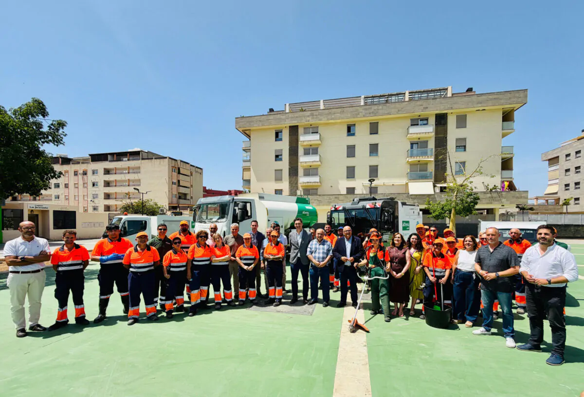 El Ayuntamiento de Vélez-Málaga ha puesto en marcha el Plan Especial de Limpieza Verano 2026, un dispositivo extraordinario que será desarrollado por Sando Conservación y Energía